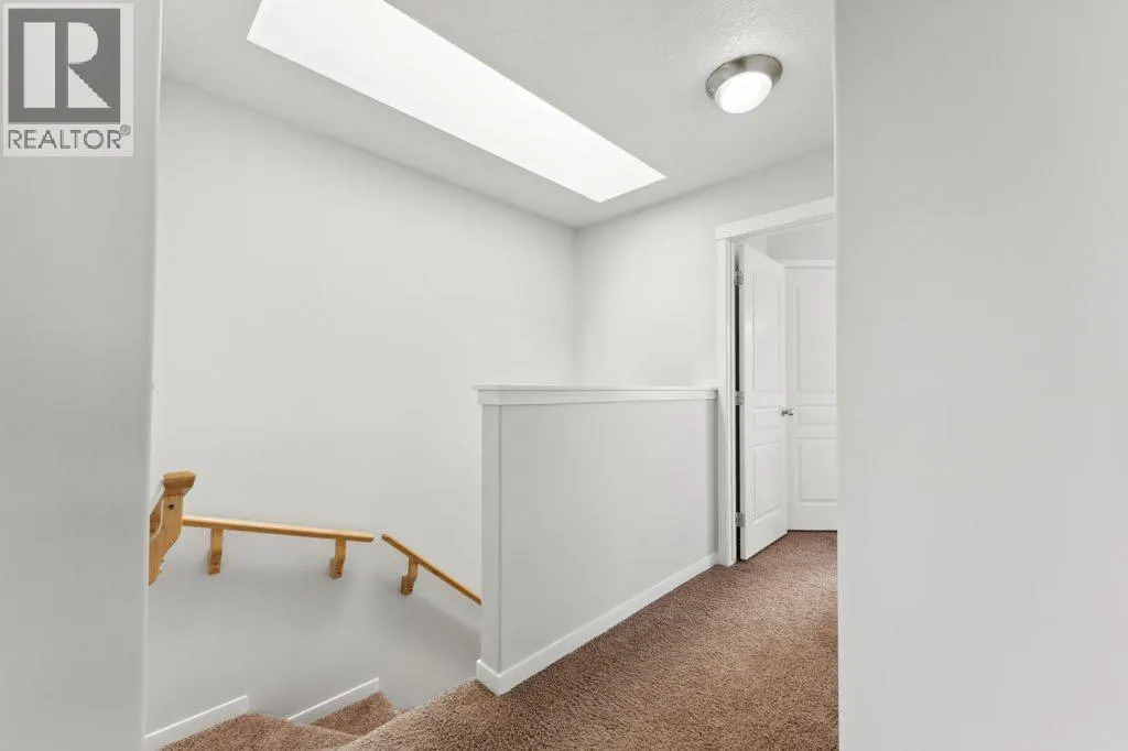 32 AUTUMN Court SE