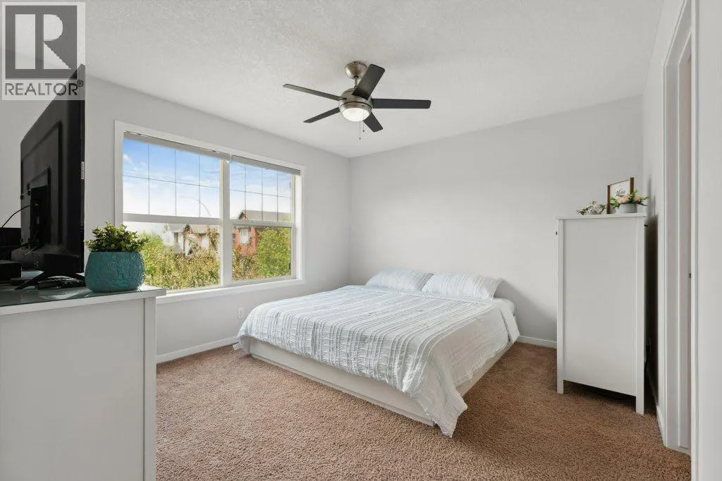 32 AUTUMN Court SE