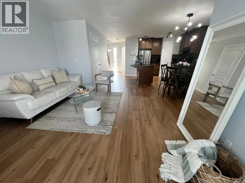 32 AUTUMN Court SE