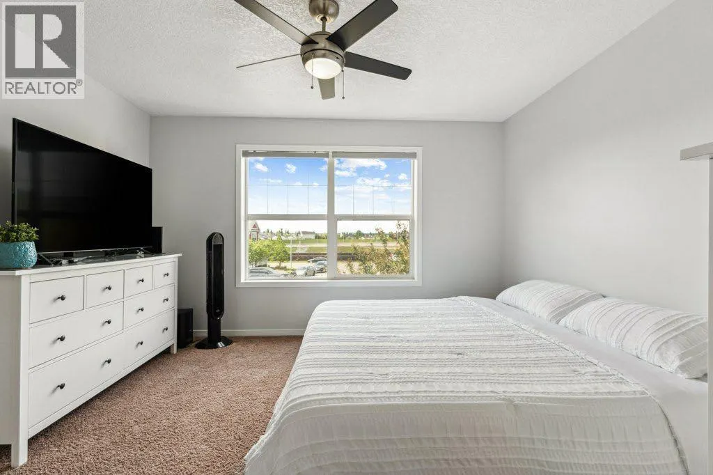 32 AUTUMN Court SE