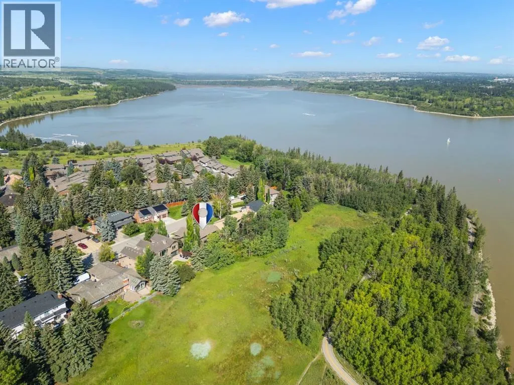 36 Baycrest Place SW