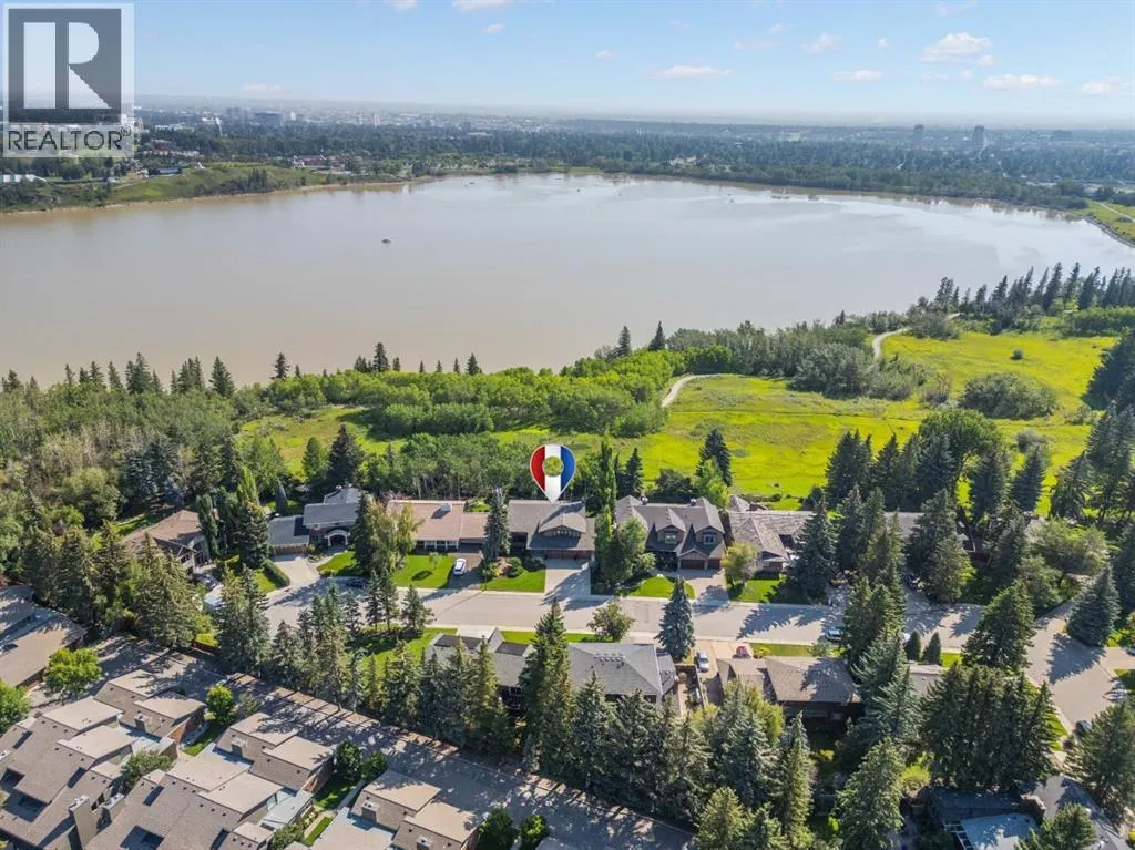 36 Baycrest Place SW