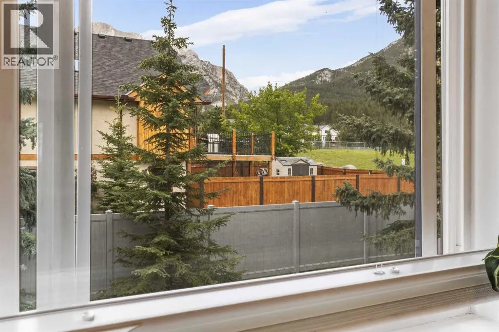 32, 200 Glacier Drive