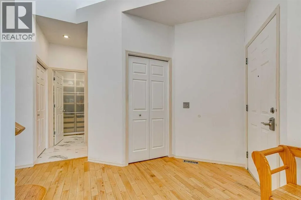 214 Springmere Close