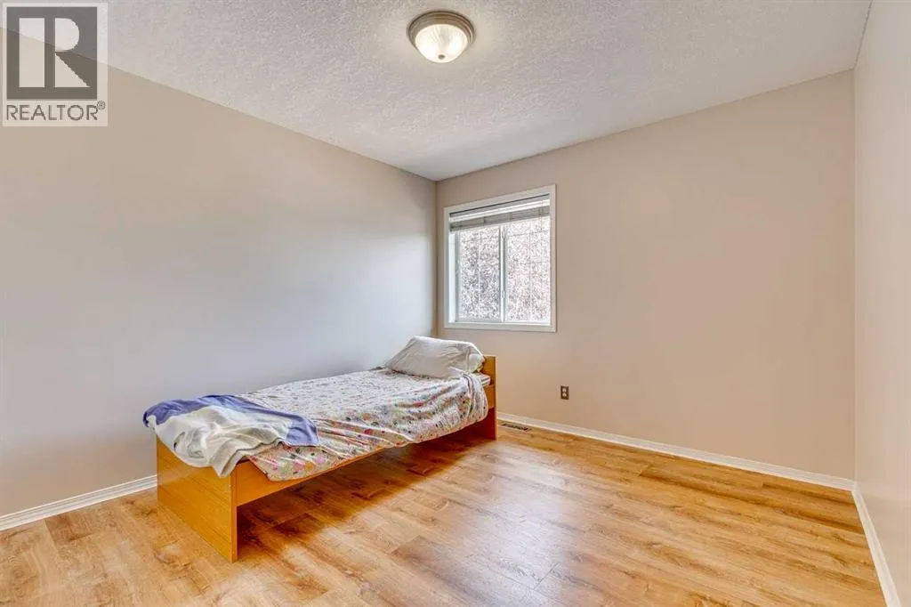 214 Springmere Close
