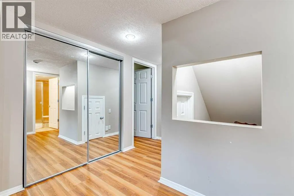 214 Springmere Close