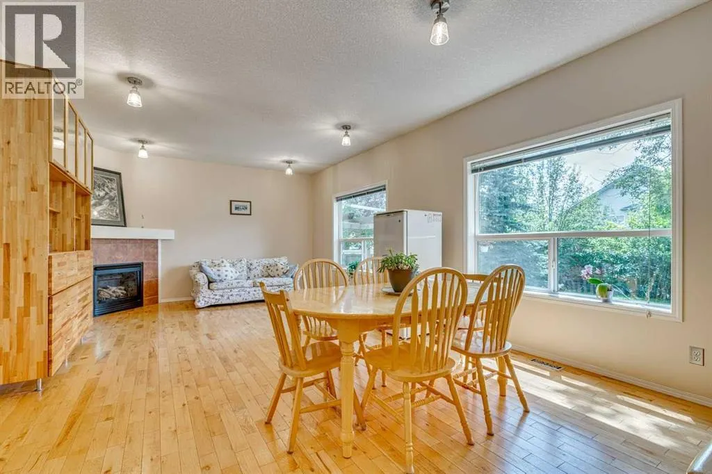 214 Springmere Close