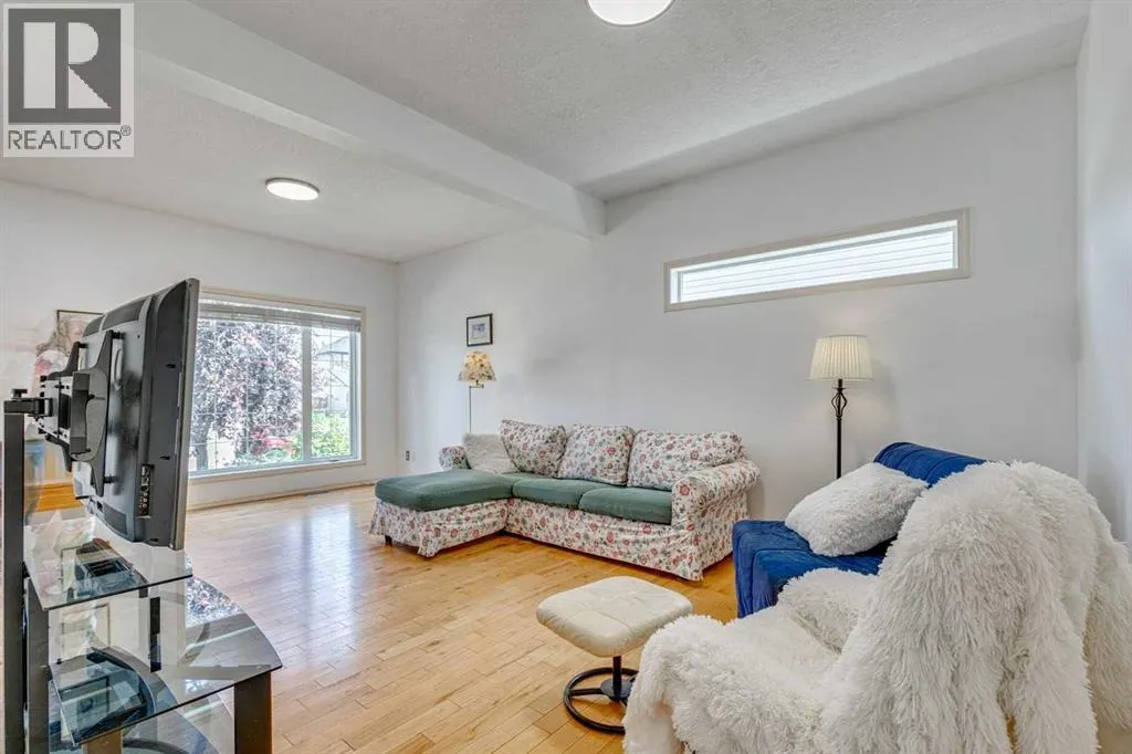 214 Springmere Close