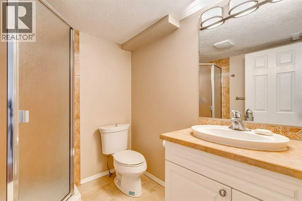 214 Springmere Close