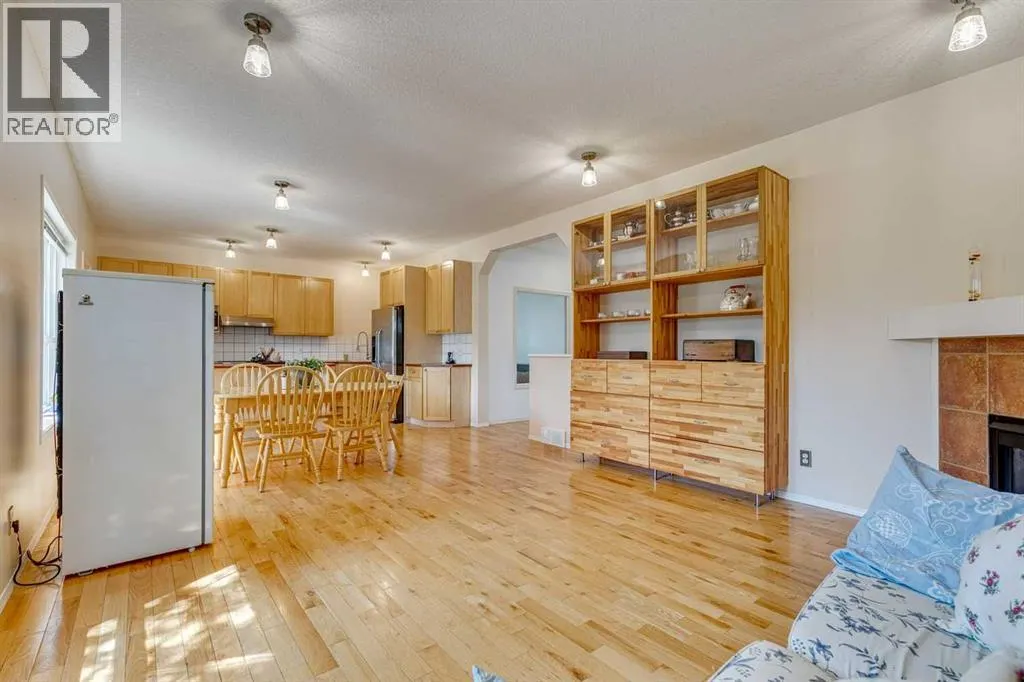 214 Springmere Close