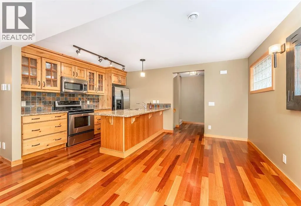 2, 722 3rd Street