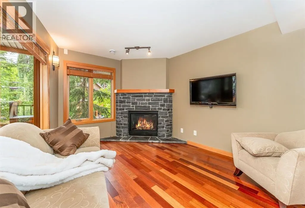 2, 722 3rd Street