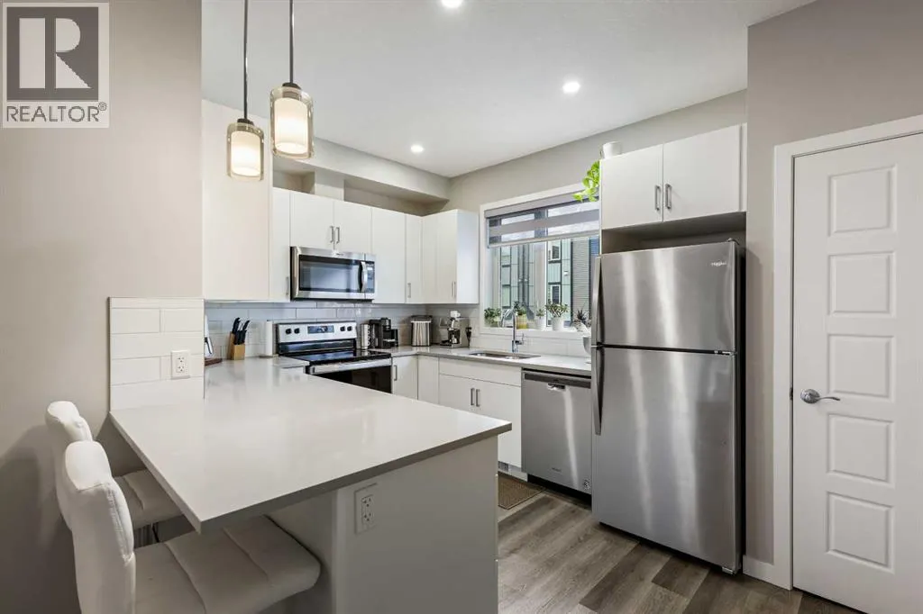 207, 850 Belmont Drive SW