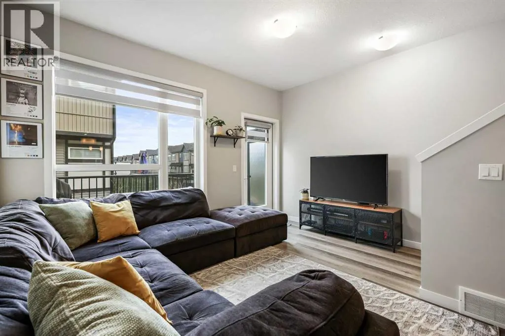 207, 850 Belmont Drive SW