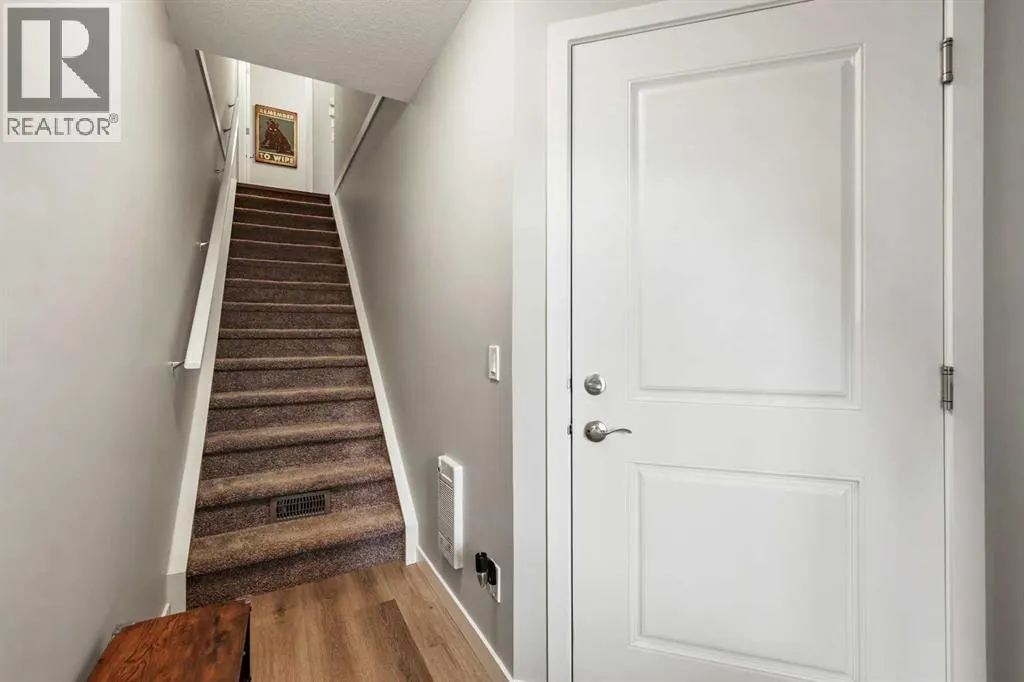 207, 850 Belmont Drive SW