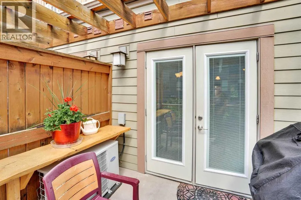 102, 121 Kananaskis Way
