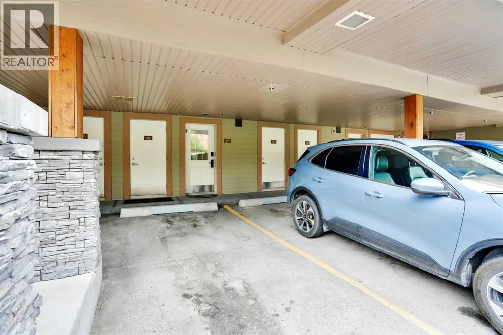 102, 121 Kananaskis Way