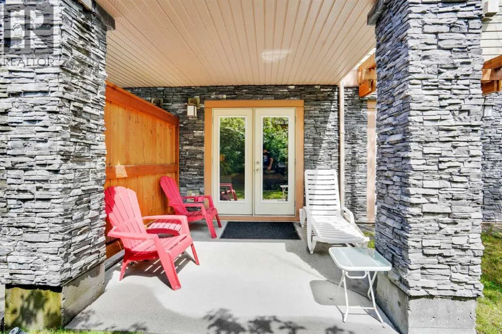 102, 121 Kananaskis Way