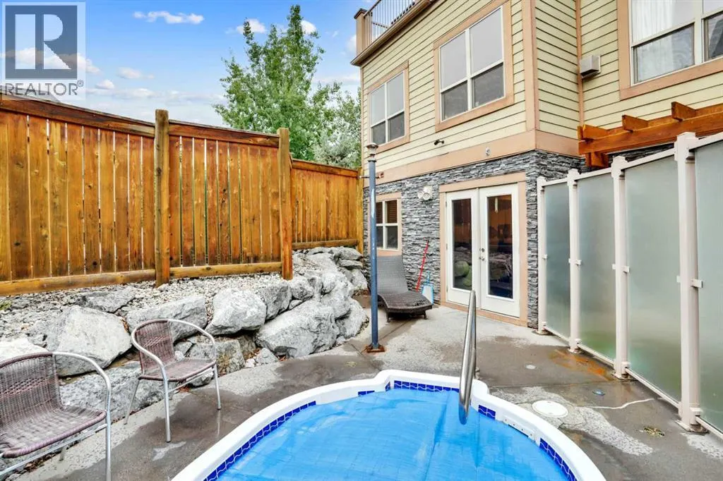 102, 121 Kananaskis Way