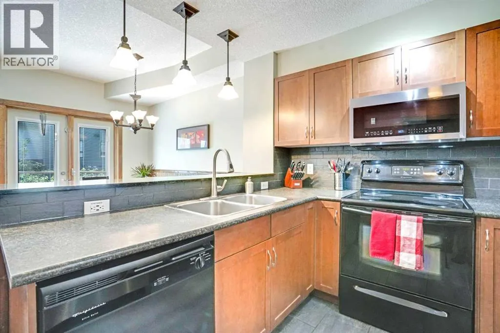 102, 121 Kananaskis Way