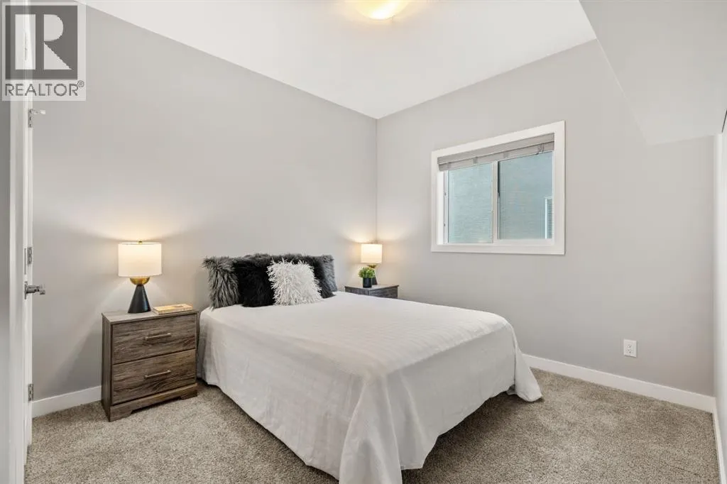24 Masters Court SE