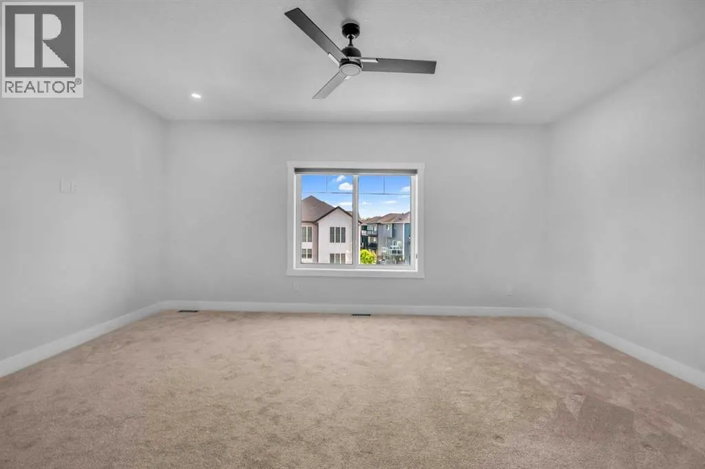 198 KINNIBURGH Crescent