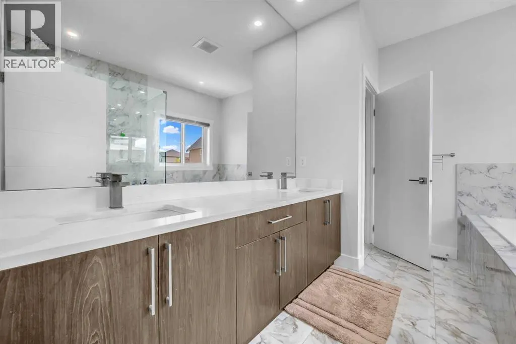 198 KINNIBURGH Crescent