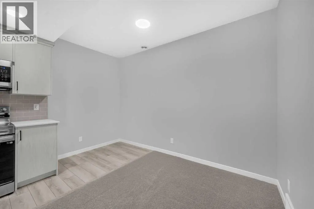 154 Silver Spruce Grove SW