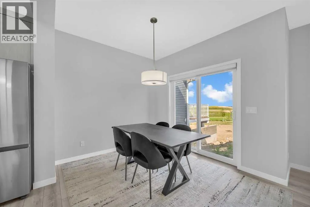 154 Silver Spruce Grove SW