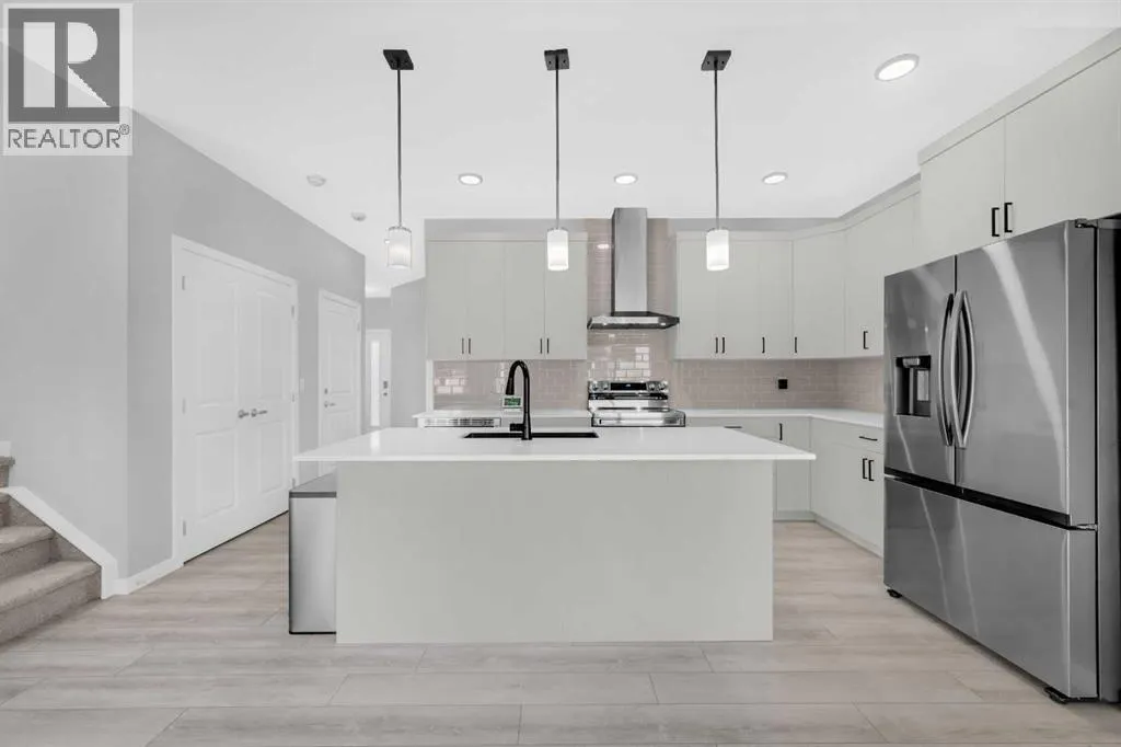 154 Silver Spruce Grove SW