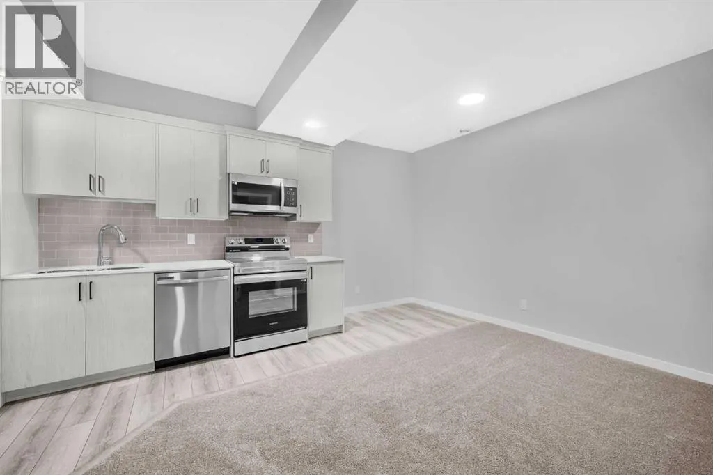 154 Silver Spruce Grove SW