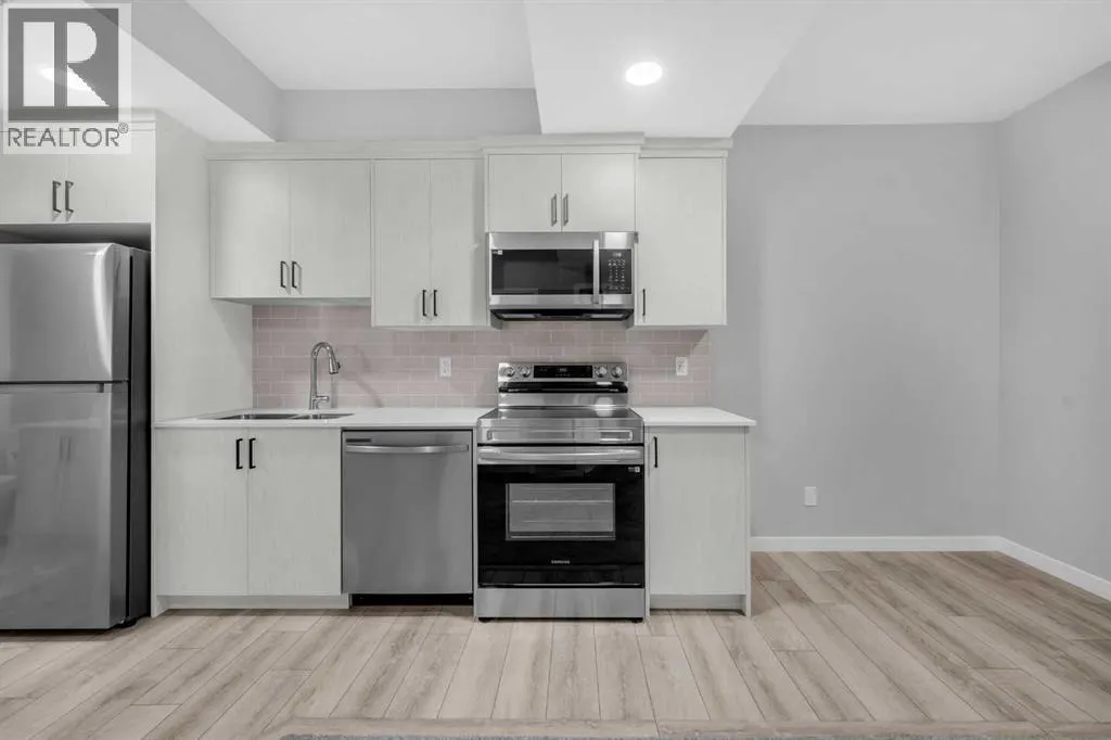 154 Silver Spruce Grove SW