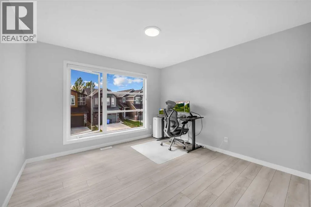 154 Silver Spruce Grove SW