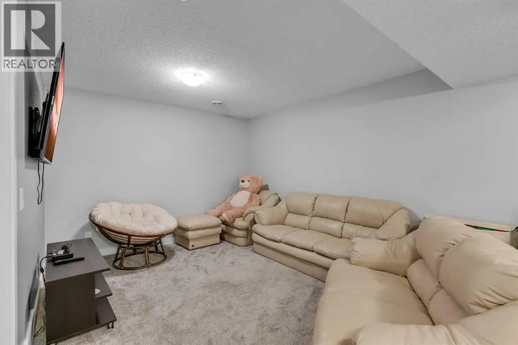 27 Cranbrook Court SE