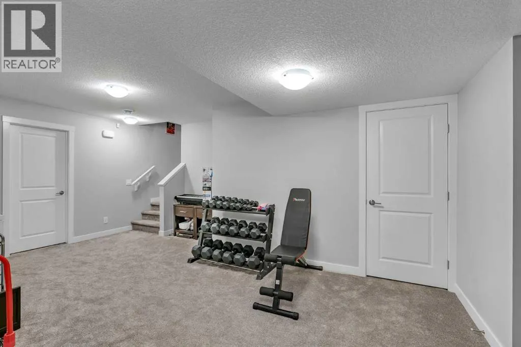 27 Cranbrook Court SE