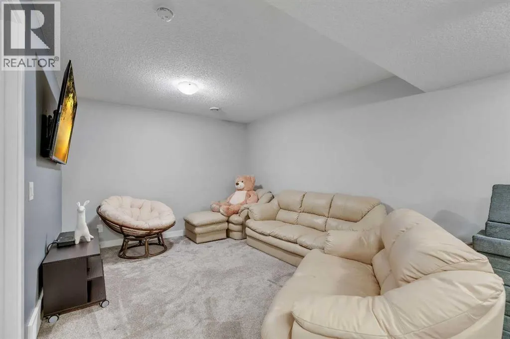 27 Cranbrook Court SE