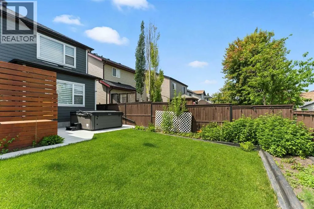 44 Copperleaf Way SE