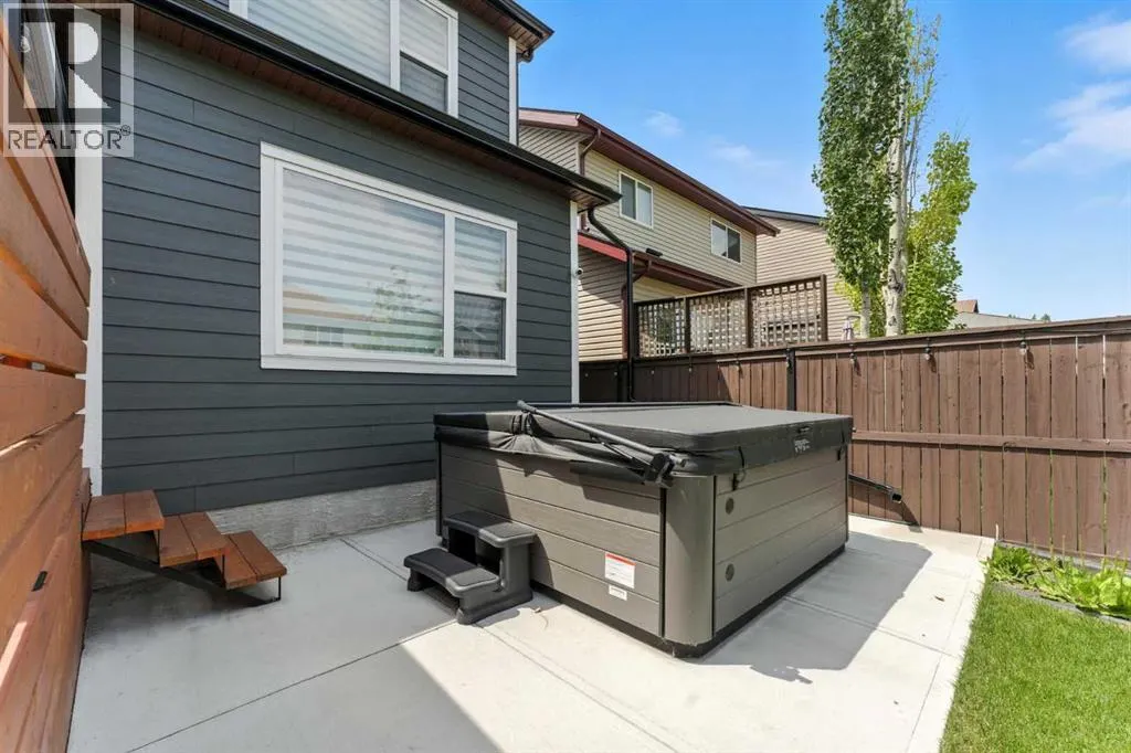 44 Copperleaf Way SE