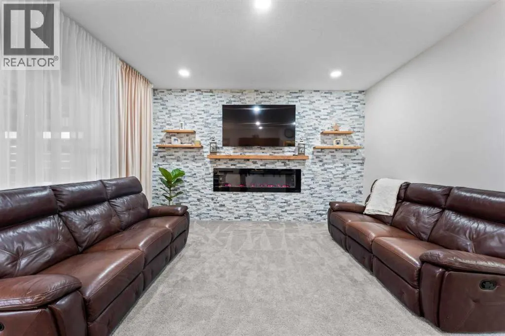44 Copperleaf Way SE