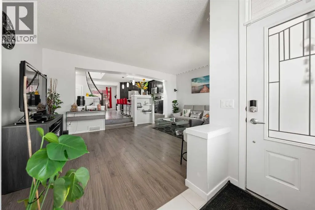 28 Auburn Bay Drive SE