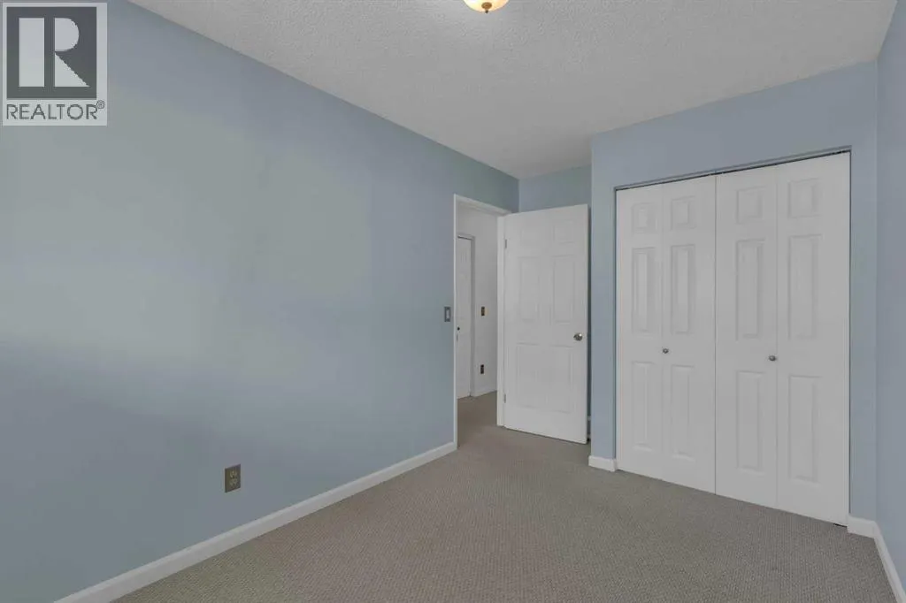 120 Woodfield Green SW