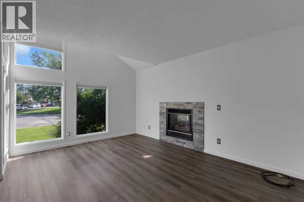120 Woodfield Green SW