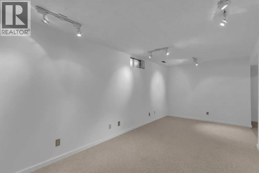 120 Woodfield Green SW