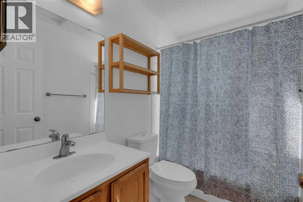 120 Woodfield Green SW