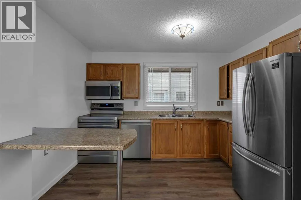 120 Woodfield Green SW