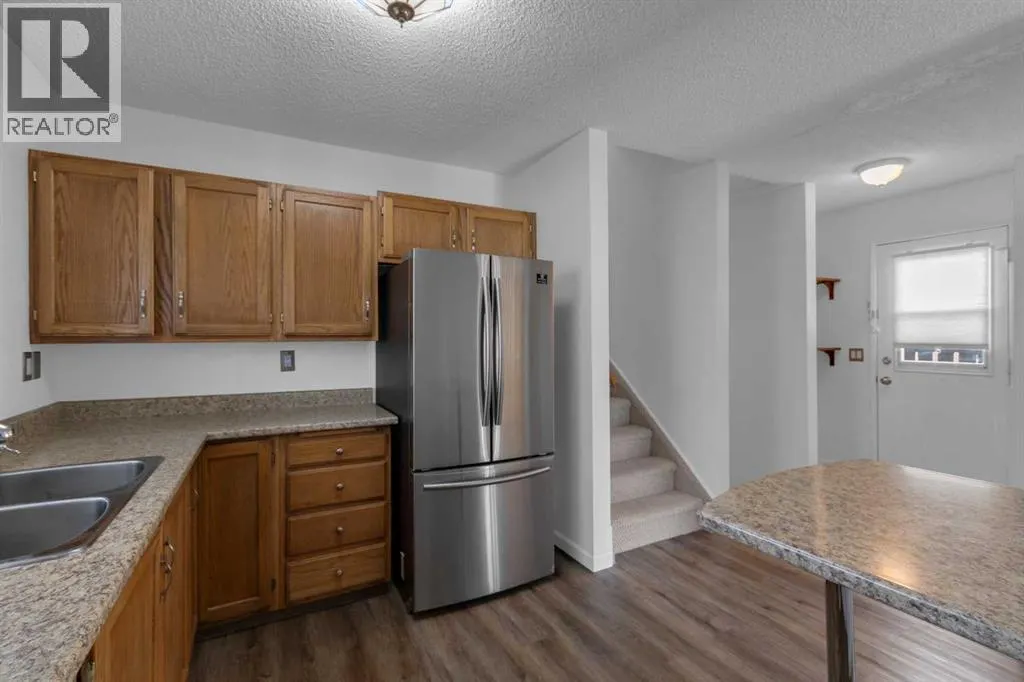 120 Woodfield Green SW