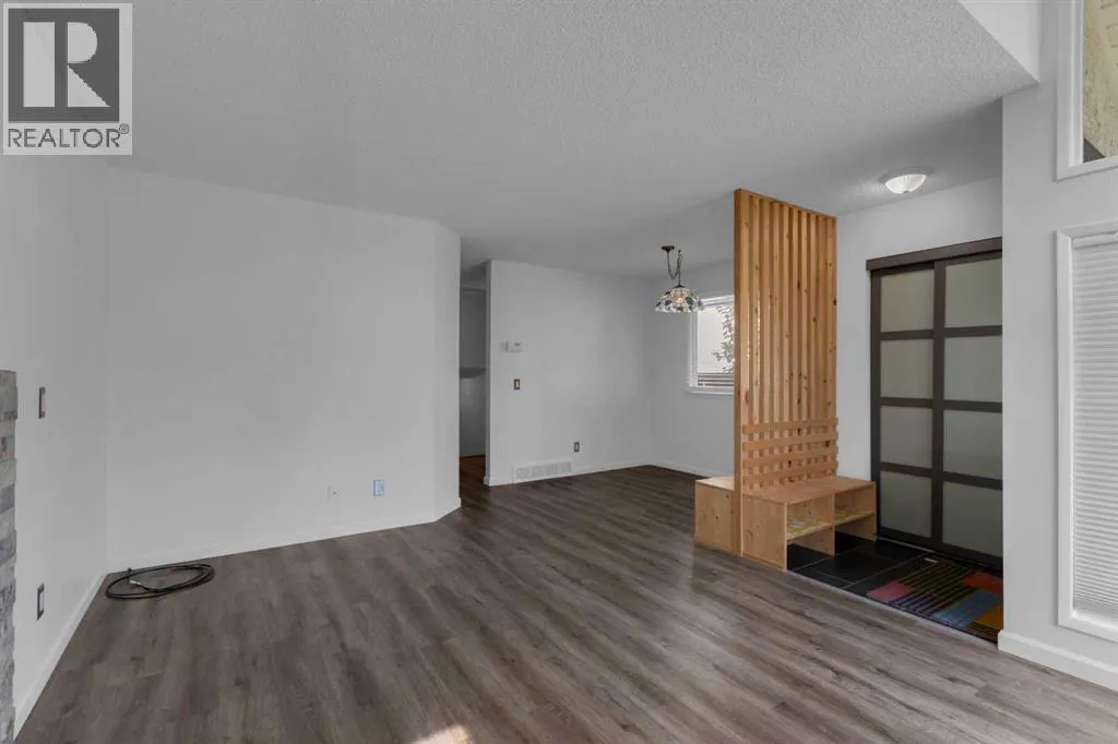120 Woodfield Green SW