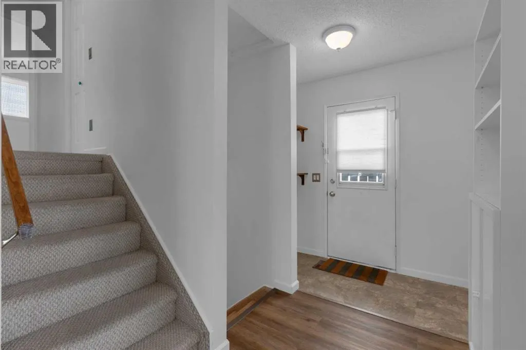 120 Woodfield Green SW