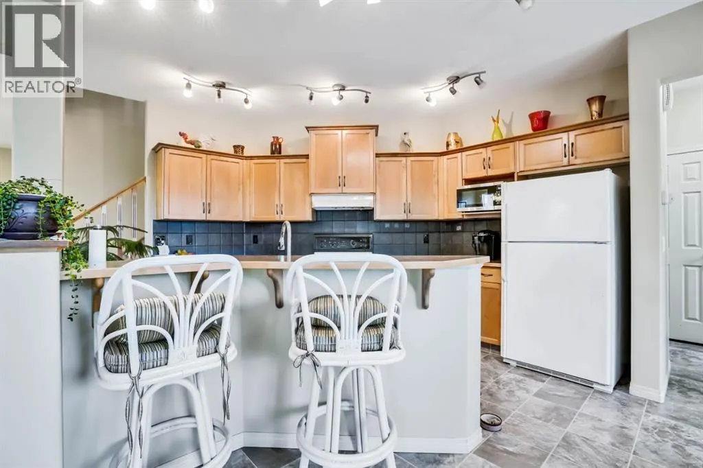 28 Elmont Mews SW