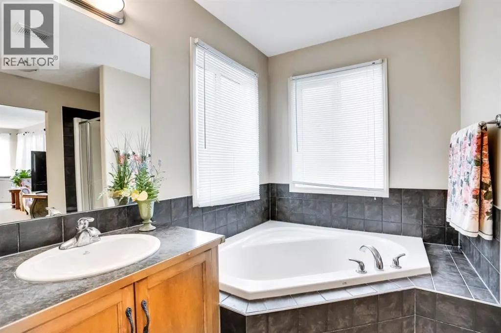 28 Elmont Mews SW